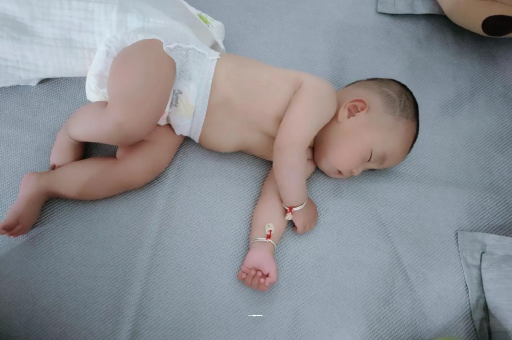 龙口宝宝积食发烧怎么处理